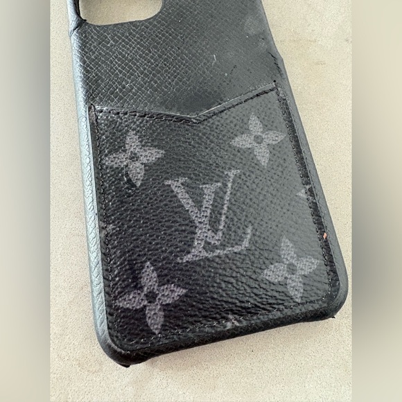 LOUIS VUITTON iPhone 11pro case - Picture 2 of 8